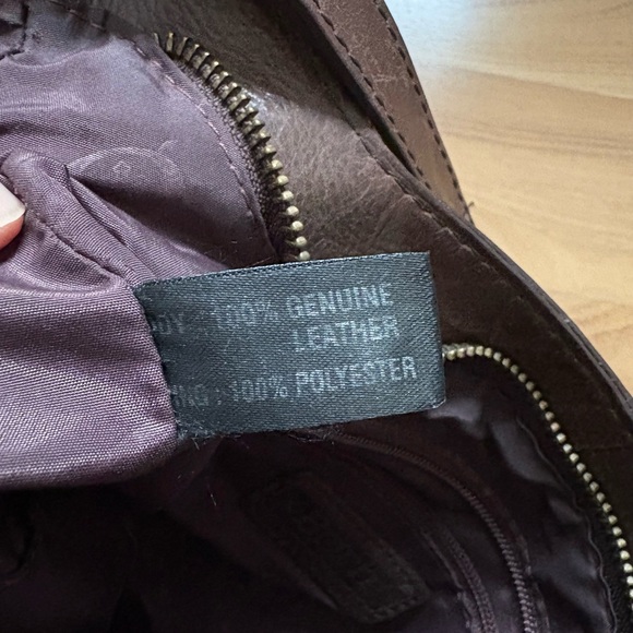 BORN SADDLE BROWN LEATHER,GOLD TONE HARDWARE MESSENGER,CROSSBODY BAG - Picture 8 of 8